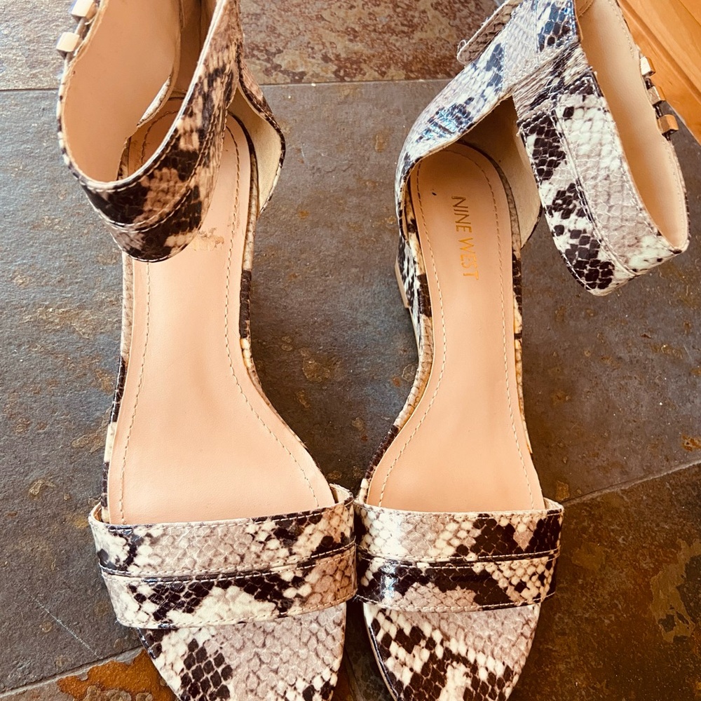 Nine West Snakeskin LEATHER Sexy Women's Sandals! Elegant and classy Designer! - Picture 2 of 3
